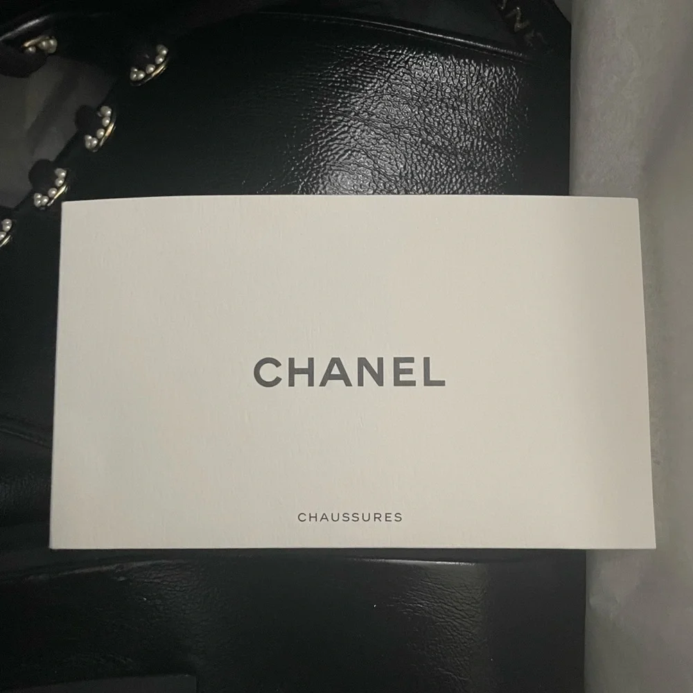 Chanel - Picture 8 of 9